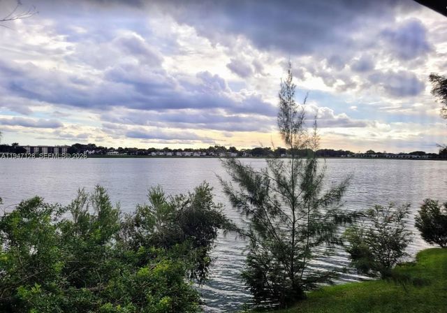 468 NE 206th Ln 202, Miami, FL 33179