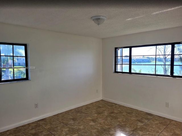 468 NE 206th Ln 202, Miami, FL 33179