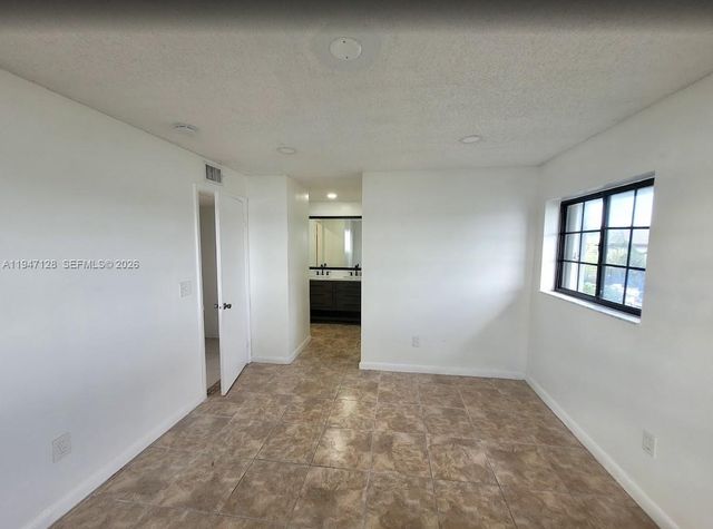 468 NE 206th Ln 202, Miami, FL 33179