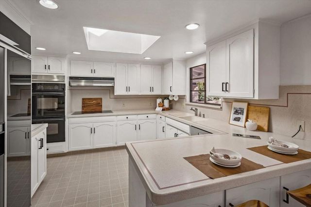 14847 FRUITVALE Avenue, Saratoga, CA 95070