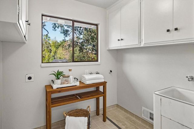 14847 FRUITVALE Avenue, Saratoga, CA 95070