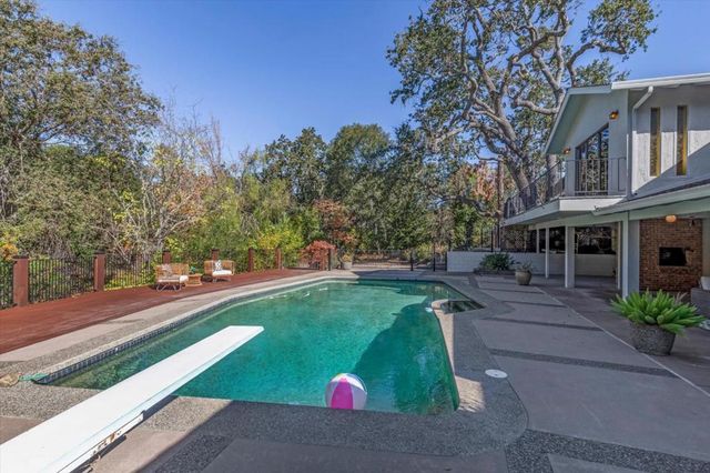 14847 FRUITVALE Avenue, Saratoga, CA 95070