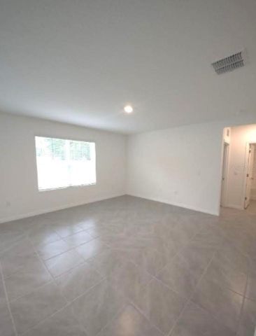 35589 LOCKMAN WAY, Zephyrhills, FL 33541