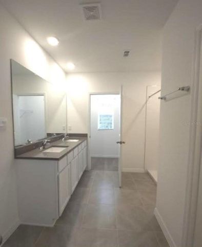 35589 LOCKMAN WAY, Zephyrhills, FL 33541