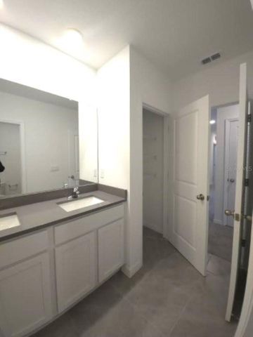 35589 LOCKMAN WAY, Zephyrhills, FL 33541