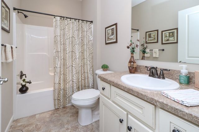 1560 S Bridgewater Way, Mansfield, OH 44906