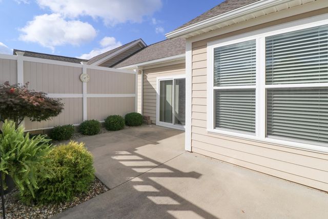 1560 S Bridgewater Way, Mansfield, OH 44906