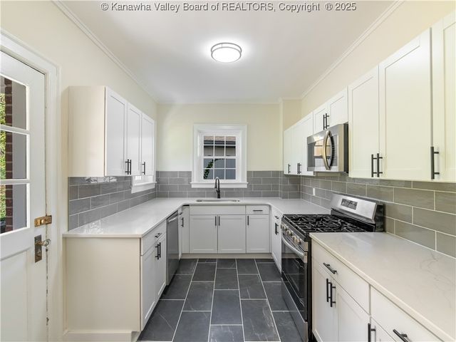 927 Ridgemont Road, Charleston, WV 25314