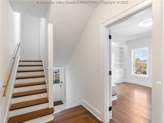 927 Ridgemont Road, Charleston, WV 25314