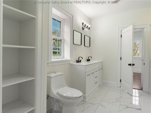 927 Ridgemont Road, Charleston, WV 25314