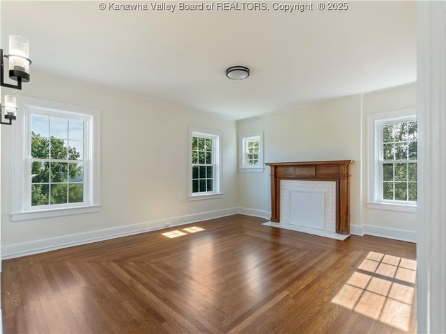 927 Ridgemont Road, Charleston, WV 25314