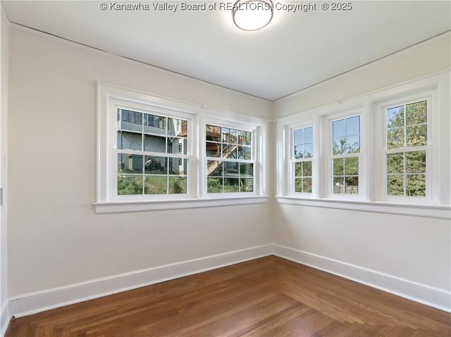 927 Ridgemont Road, Charleston, WV 25314