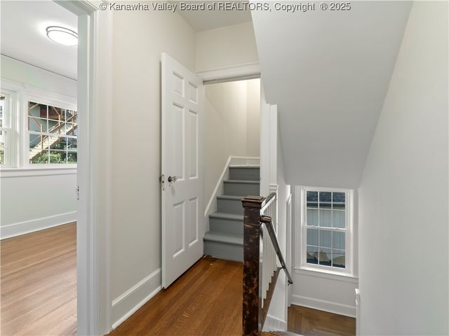 927 Ridgemont Road, Charleston, WV 25314