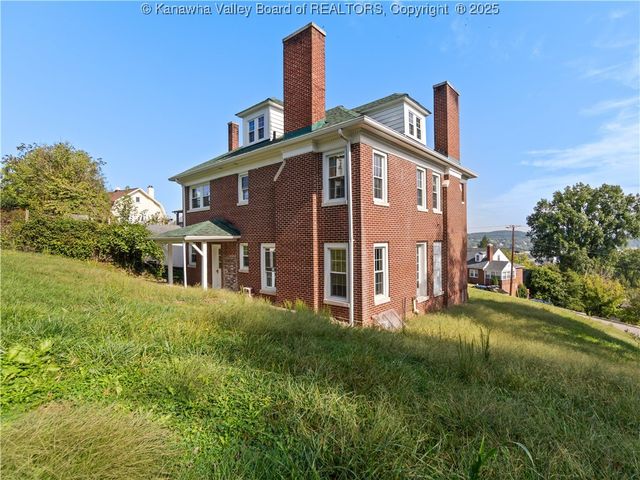 927 Ridgemont Road, Charleston, WV 25314