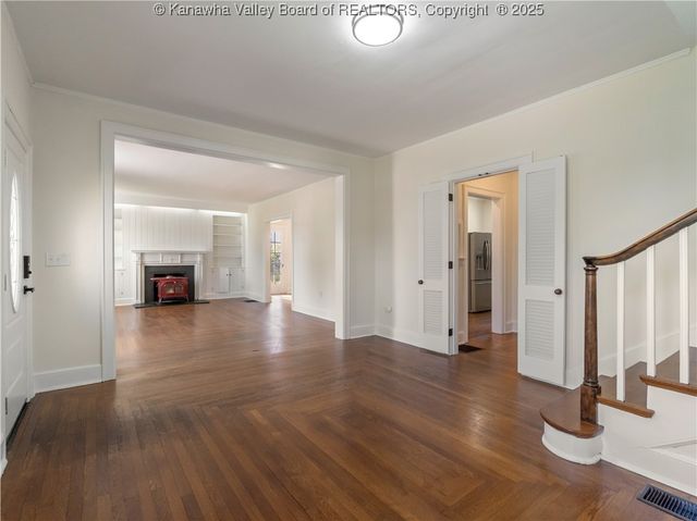 927 Ridgemont Road, Charleston, WV 25314