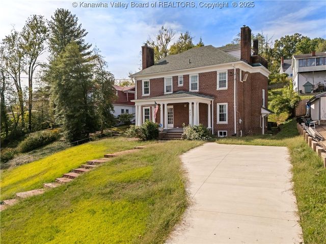 927 Ridgemont Road, Charleston, WV 25314