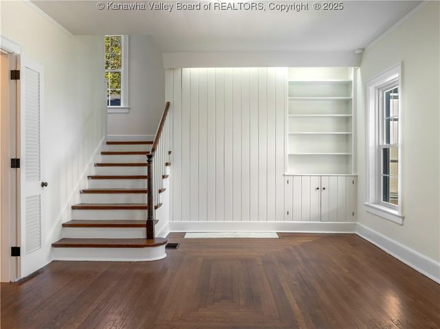 927 Ridgemont Road, Charleston, WV 25314