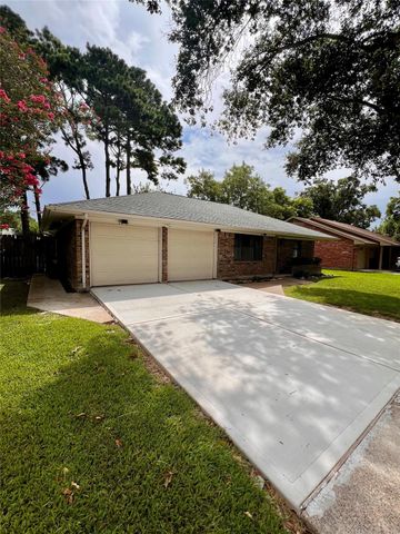 308 Moody Avenue, League City, TX 77573