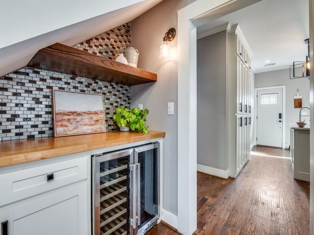 2200 W 10th Street, Dallas, TX 75208