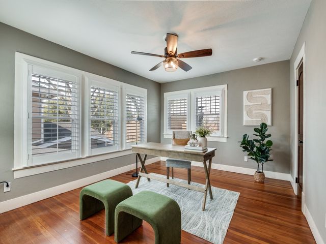 2200 W 10th Street, Dallas, TX 75208