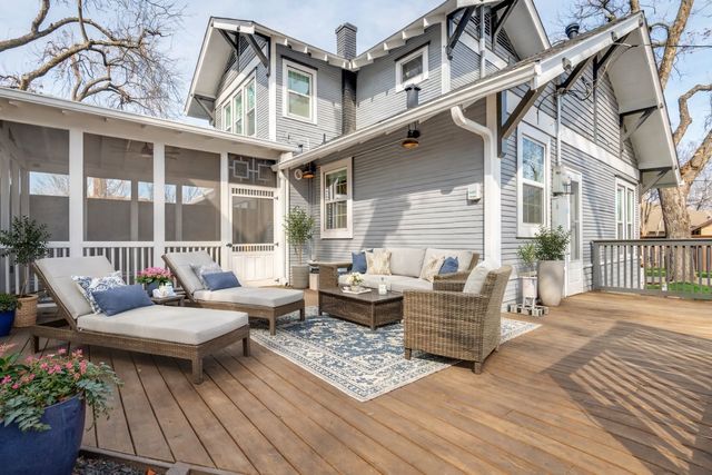 2200 W 10th Street, Dallas, TX 75208