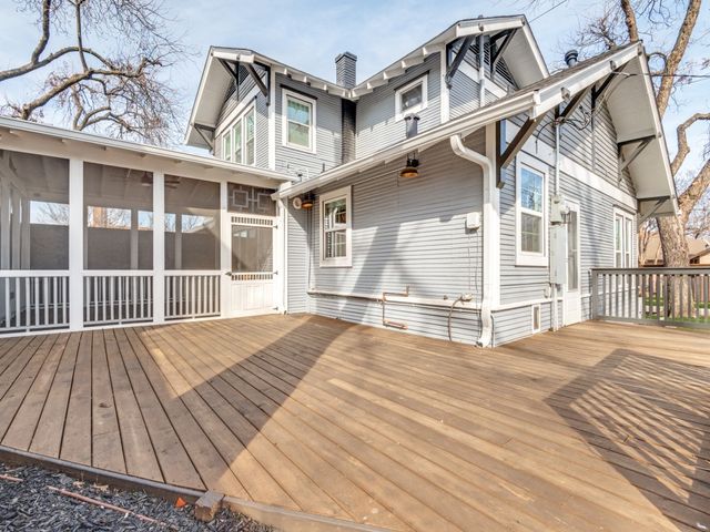 2200 W 10th Street, Dallas, TX 75208