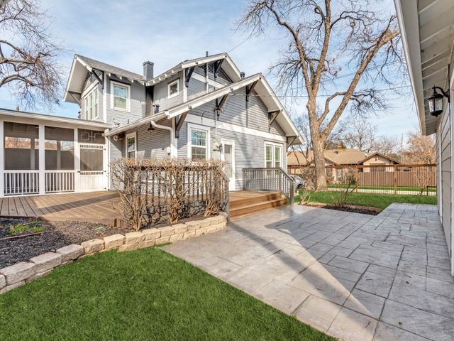 2200 W 10th Street, Dallas, TX 75208