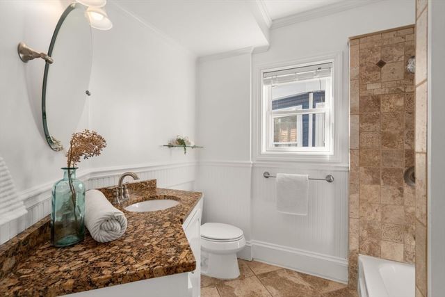 221 Highland Ave. 2, Somerville, MA 02143