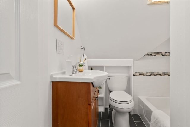 221 Highland Ave. 2, Somerville, MA 02143