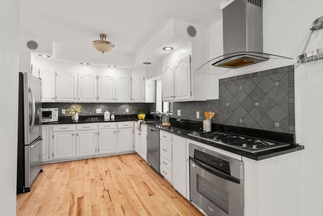 221 Highland Ave. 2, Somerville, MA 02143