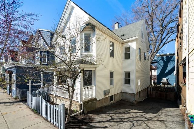 221 Highland Ave. 2, Somerville, MA 02143