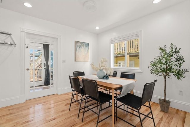 221 Highland Ave. 2, Somerville, MA 02143