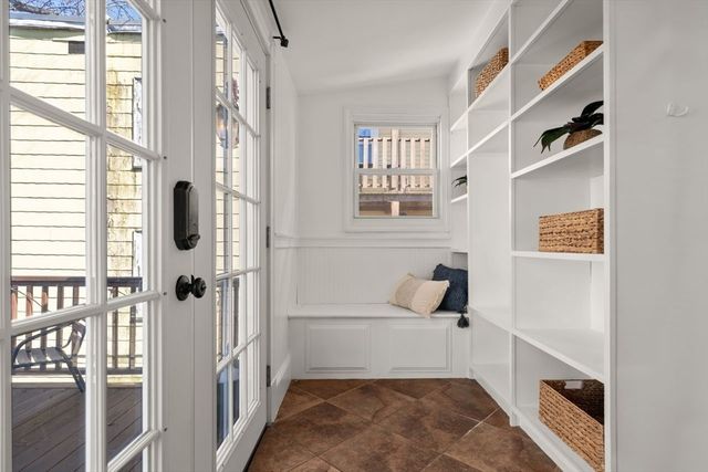 221 Highland Ave. 2, Somerville, MA 02143