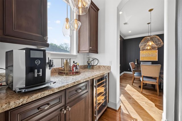 912 Lovett C, Houston, TX 77006