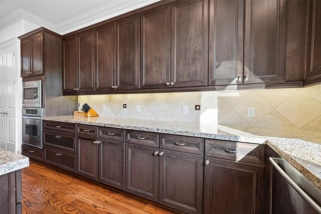 912 Lovett C, Houston, TX 77006