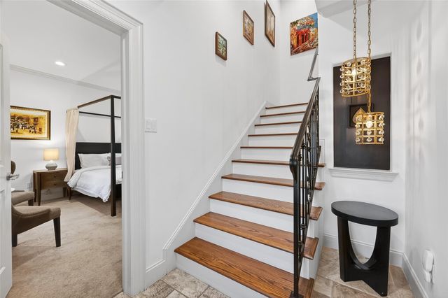 912 Lovett C, Houston, TX 77006