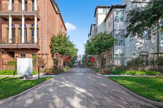 912 Lovett C, Houston, TX 77006