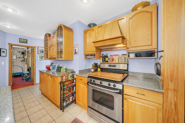 155 Forest St, Haverhill, MA 01832