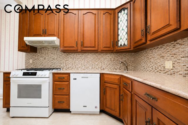 2325 E 26th Street, New York City, NY 11229