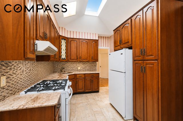 2325 E 26th Street, New York City, NY 11229