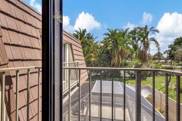 7118 71ST Way, West Palm Beach, FL 33407