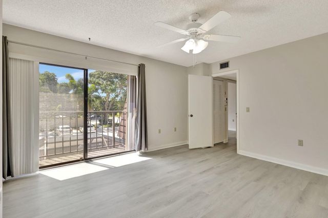 7118 71ST Way, West Palm Beach, FL 33407