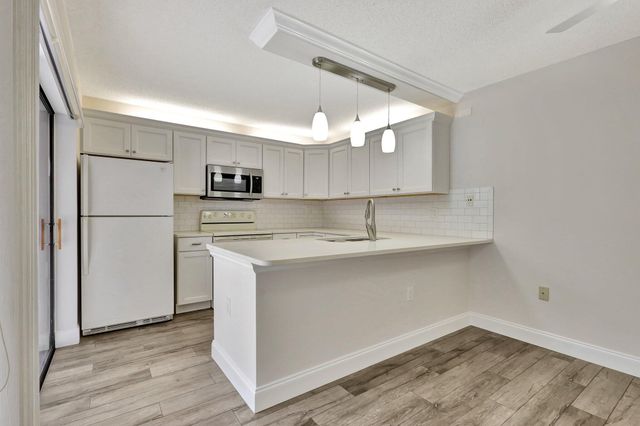 7118 71ST Way, West Palm Beach, FL 33407