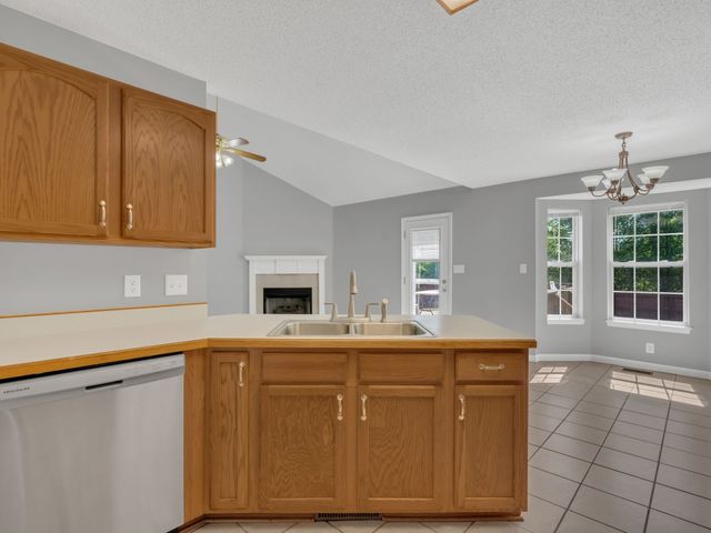 3825 Roscommon Way, Clarksville, TN 37040