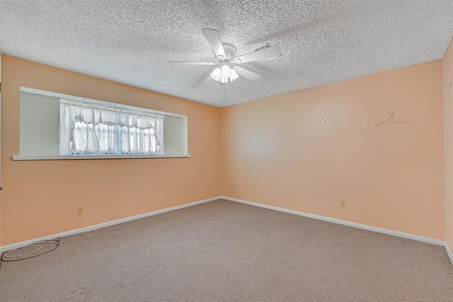4102 18th Street N, Texas City, TX 77590