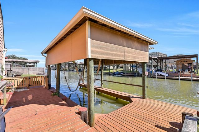4102 18th Street N, Texas City, TX 77590