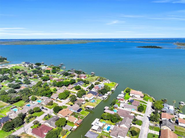 4102 18th Street N, Texas City, TX 77590