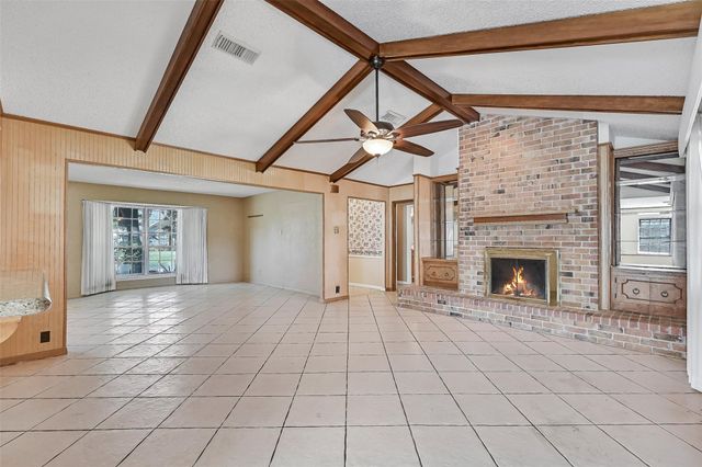 4102 18th Street N, Texas City, TX 77590