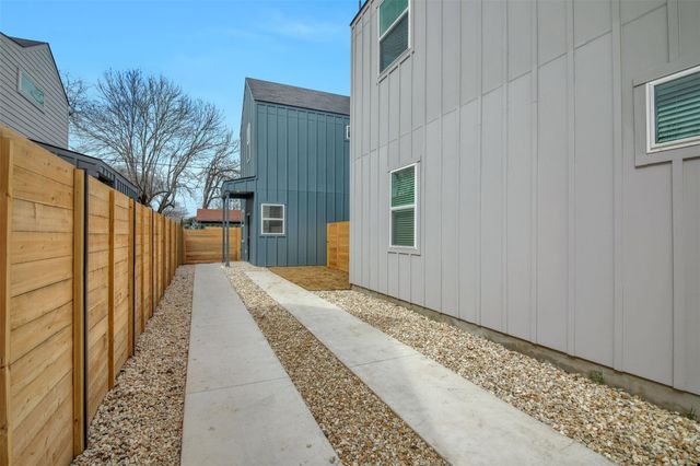 1104 Begonia TER 2, Austin, TX 78741