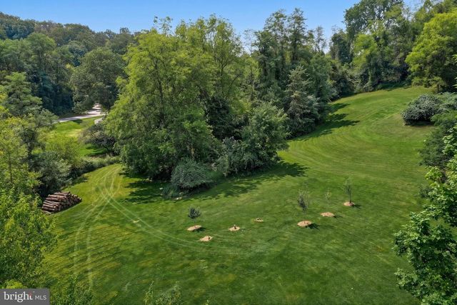 380 FRUITLYN DR, Dallastown, PA 17313